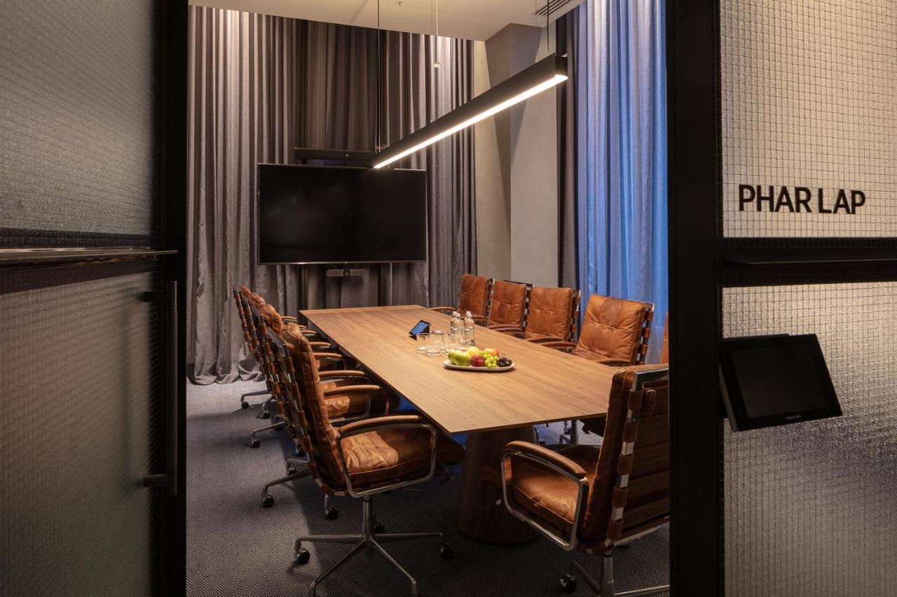 Next Hotel Melbourne, Curio Collection By Hilton Exterior foto Meeting room