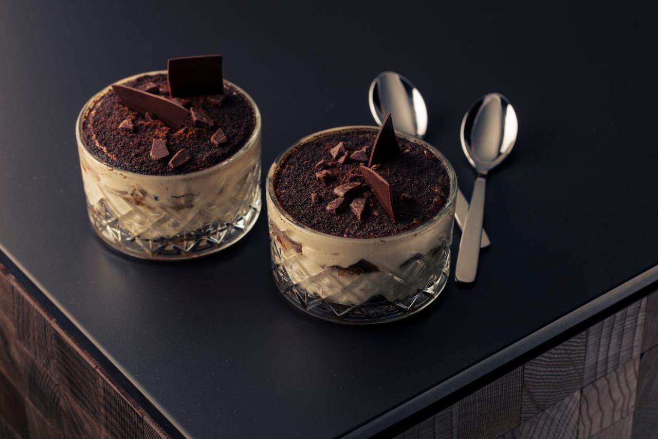 Next Hotel Melbourne, Curio Collection By Hilton Exterior foto Chocolate pudding